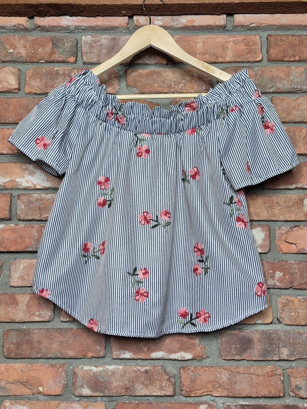 Active USA Embroidered Floral Striped Ruffle Off Shoulder Peasant Blouse Top L